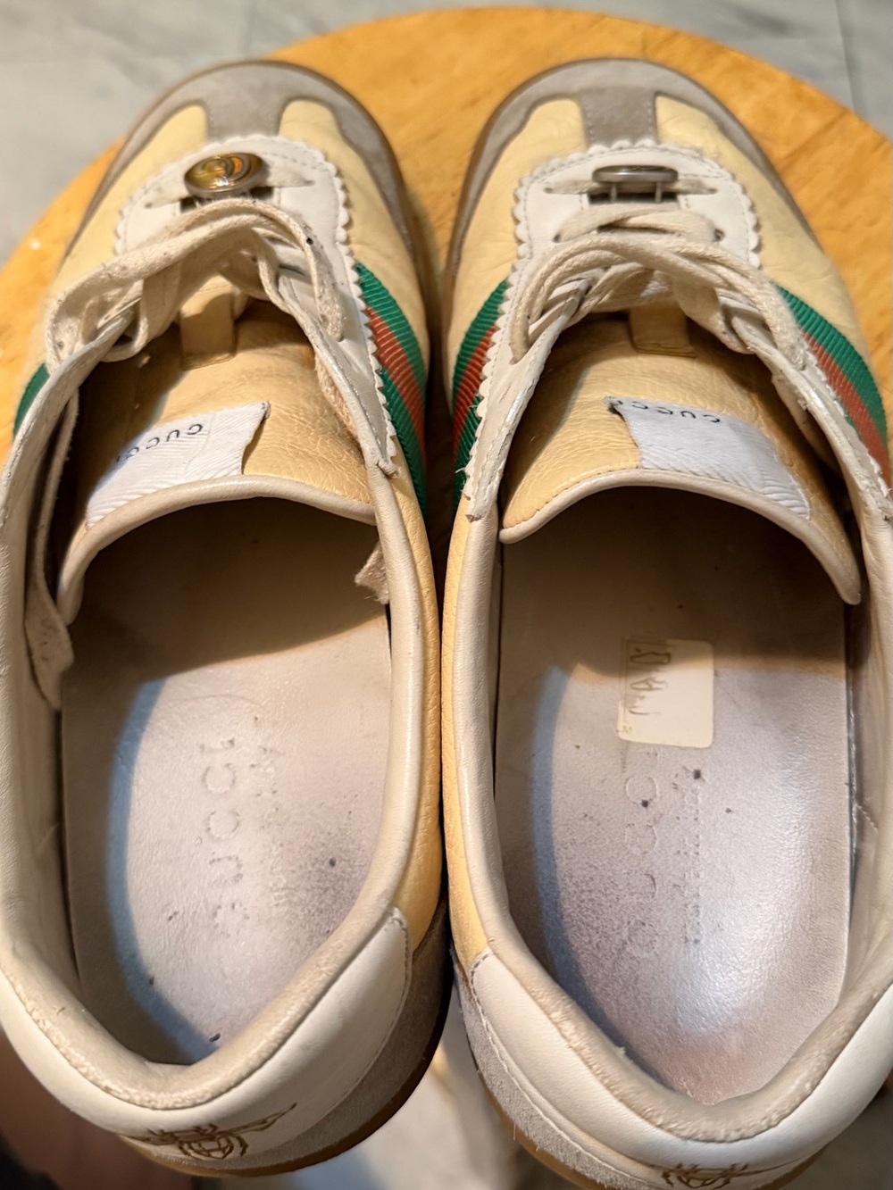Gucci Cream & Beige Low-Top Sneakers with Green and Red Web - Picture 5 of 14
